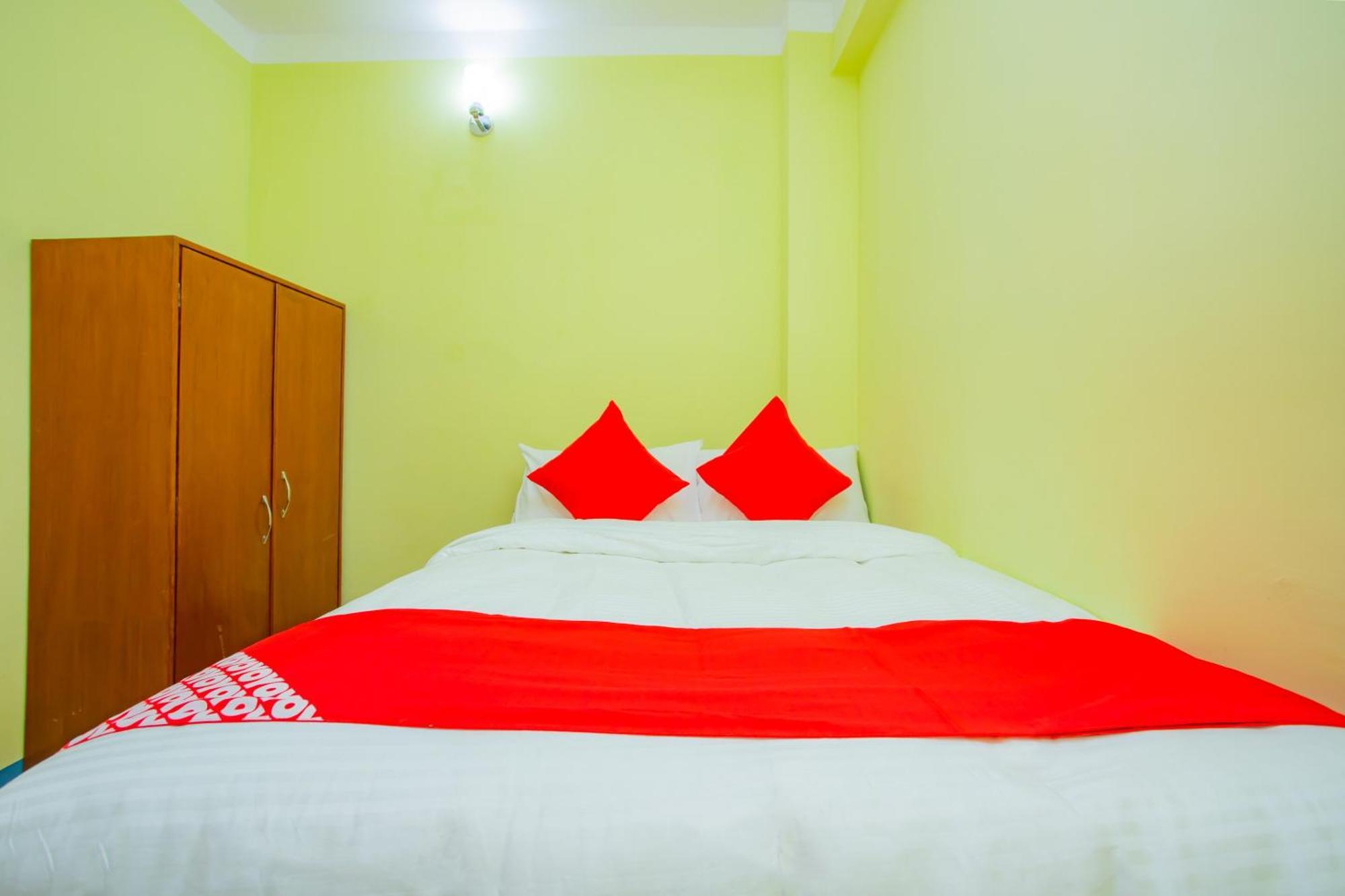 Oyo 589 Hotel Trimurti Катманду Экстерьер фото