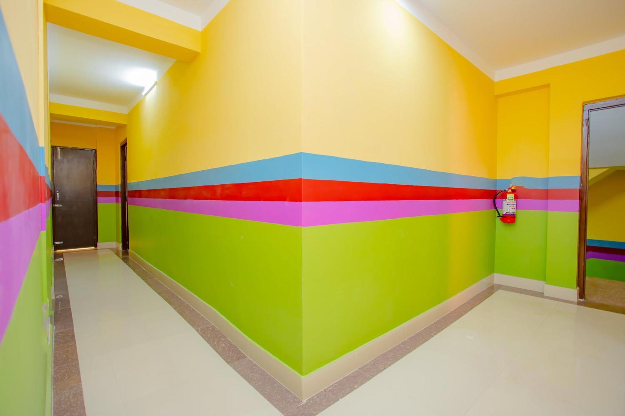 Oyo 589 Hotel Trimurti Катманду Экстерьер фото