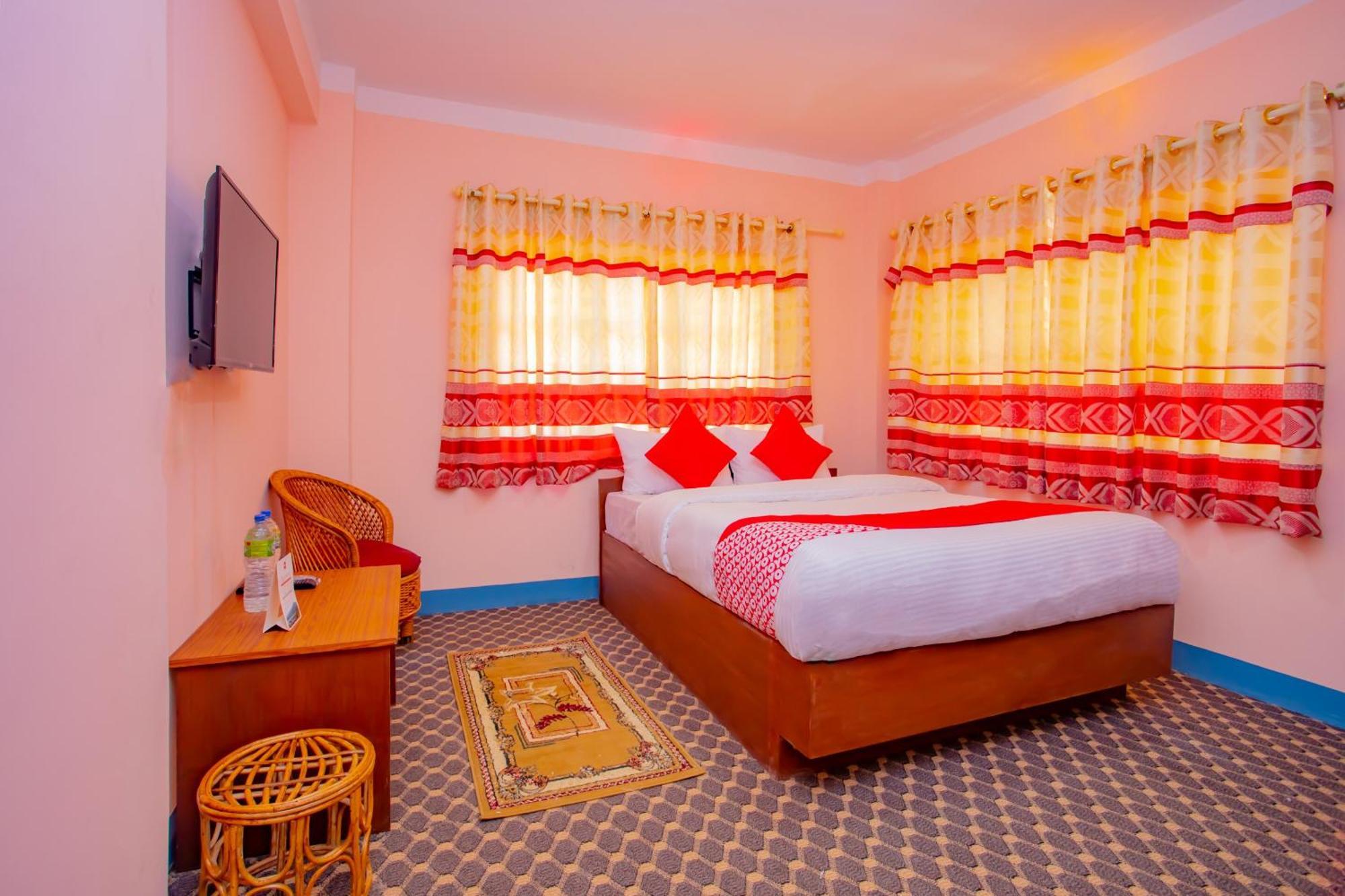 Oyo 589 Hotel Trimurti Катманду Экстерьер фото