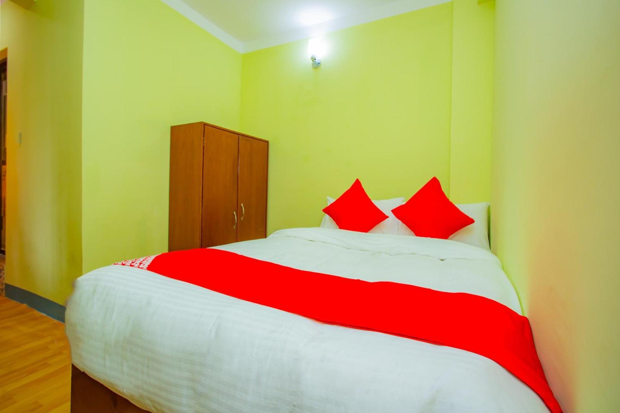 Oyo 589 Hotel Trimurti Катманду Экстерьер фото