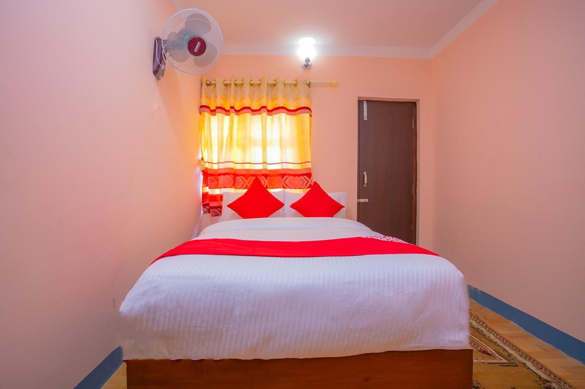 Oyo 589 Hotel Trimurti Катманду Экстерьер фото