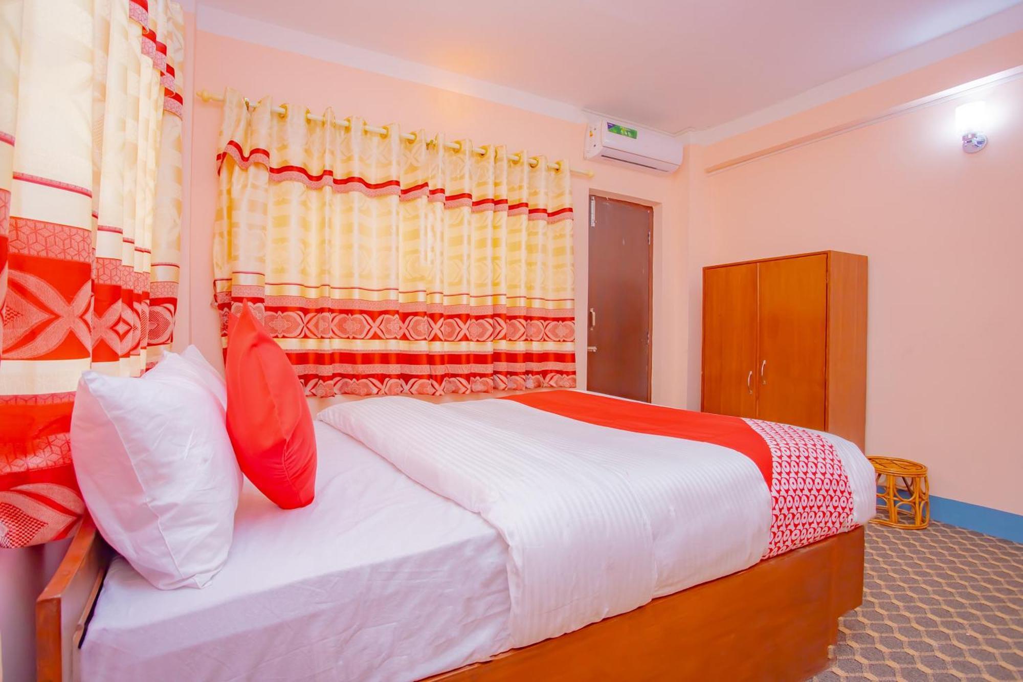 Oyo 589 Hotel Trimurti Катманду Экстерьер фото